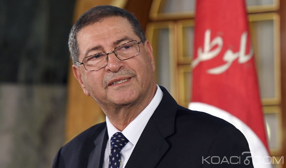 Tunisie: Les députés destituent le  gouvernement d' Habib Essid