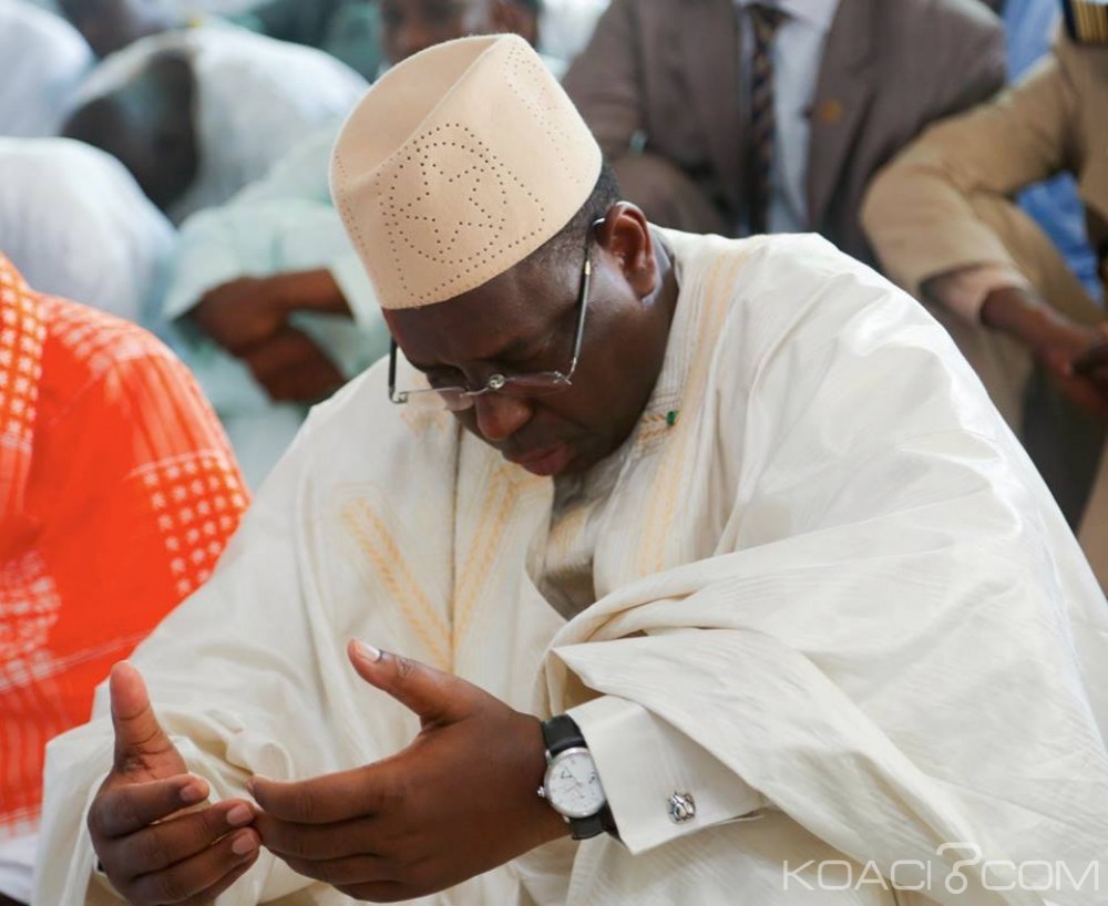 Sénégal: Macky Sall fait surveiller par la police une séance de récitals de Coran pour son compte