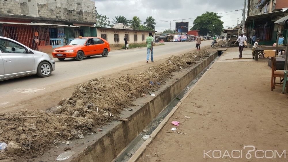 Côte d'Ivoire: Curage de caniveaux, nouveaux déchets dans les rues d'Abidjan