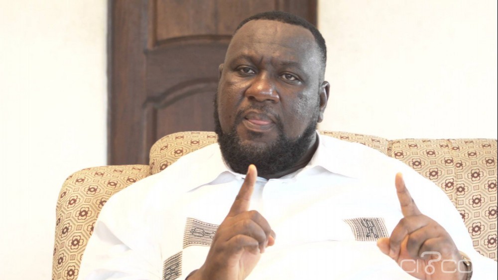 Côte d'Ivoire: William Atteby à  propos de la nouvelle constitution, «Ouattara veut patrimonialiser le pouvoir»