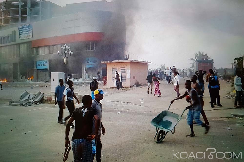 Gabon: Les casseurs rentrent en action, le centre commercial ABC des Charbonnages incendié, l'Assemblée nationale prise pour cible
