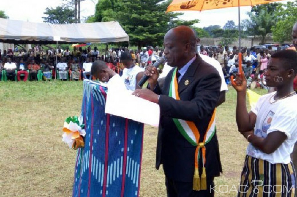Côte d'Ivoire: Bouaké, remise de bà¢timent  au collège municipal de Djébonoua