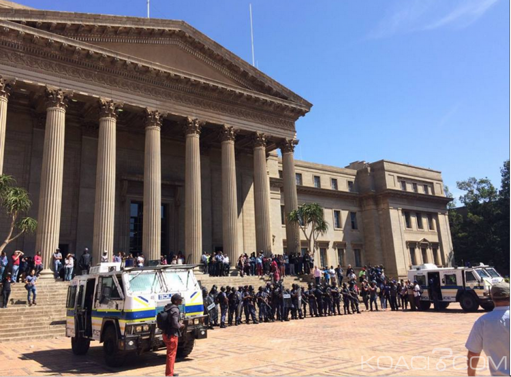 Afrique du Sud: Des dizaines de personnes arrêtées après une nouvelle flambée de violences dans les universités