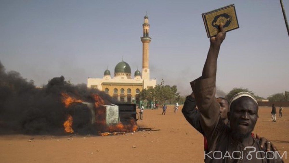 Nigeria: Une femme kamikaze tue au moins 4 personnes, des affrontements avec un mouvement chiite font 10 morts
