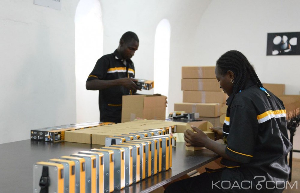Burkina Faso:  Inauguration de la première usine de lampes solaires