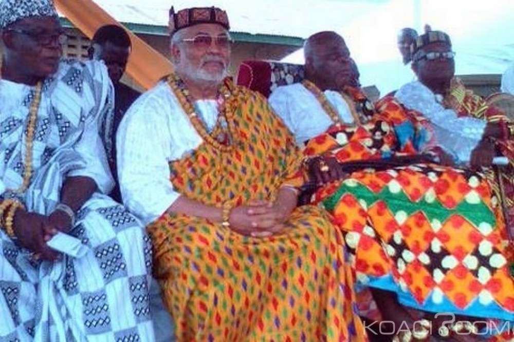 Ghana : Rawlings couronné roi Togbuiga Nutifafa à  Anlo