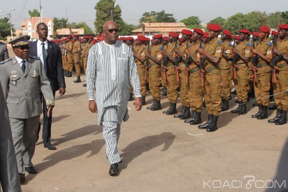 Burkina Faso: Le président Kaboré appelle l'armée à  «agir en anticipation»  face aux menaces terroristes