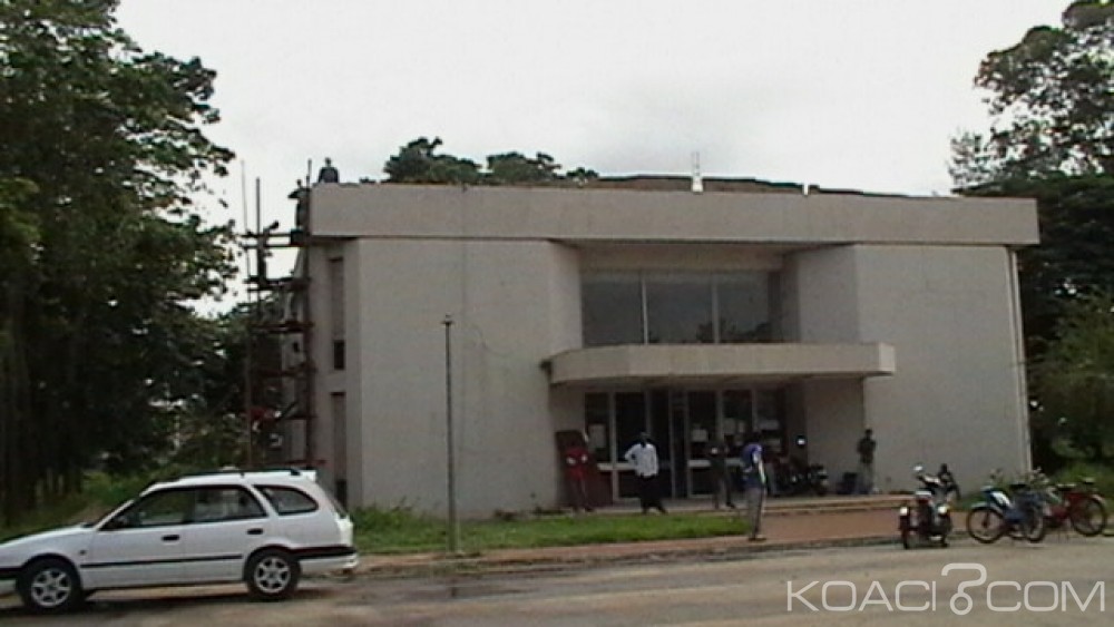 Côte d'Ivoire: Grève des fonctionnaires, des services paralysés à  Yamoussoukro
