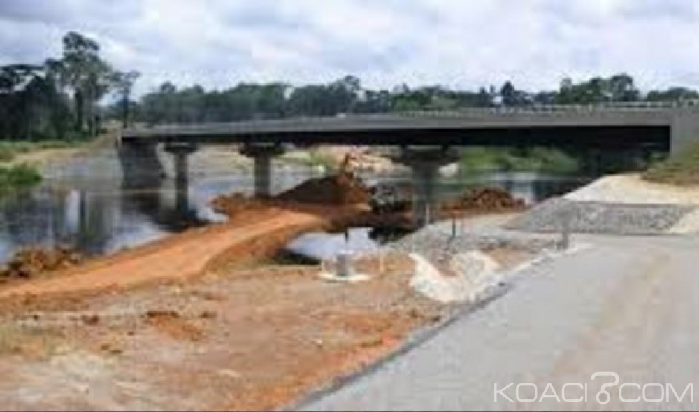 Cameroun-Tchad: Pour rallier Bongor à  Yagoua, les populations prennent des risques dans l'eau
