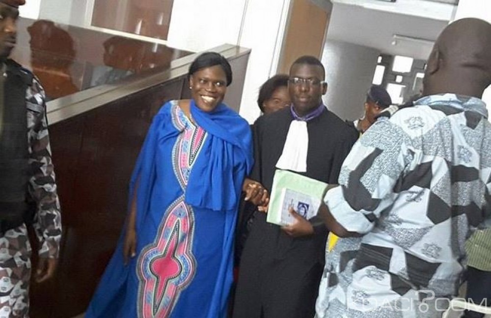 Côte d'Ivoire: Assises, maître Dadjé claque la porte, Simone Gbagbo s'attaque au Président de la Cour