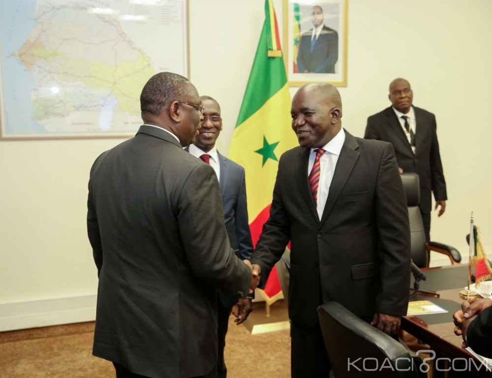 Sénégal: Dégel politique, Sall reçoit l'opposition, fixe les législatives et rejette le bulletin unique
