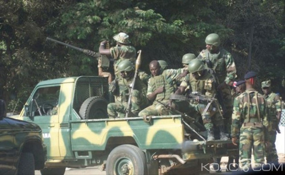 Gambie : Des militaires ont pris le contrôle de la commission électorale, la délégation de la Cedeao a rencontré Jammeh et Barrow