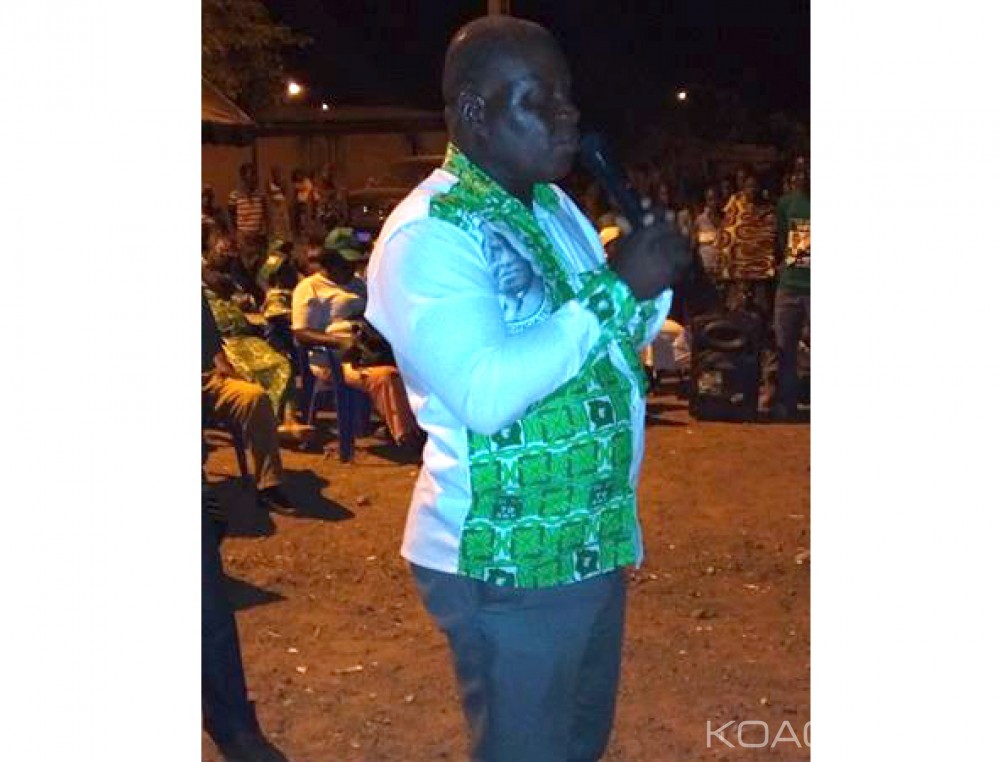 Côte d'Ivoire: Législatives, des candidats indépendants utilisent les pagnes du RHDP pour battre campagne à  Attiégouakro