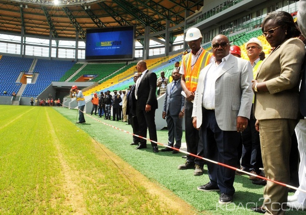 Gabon: A un mois du coup d'envoi de la Can 2017, Ali Bongo inspecte la pelouse, la tribune officielle, les gradins et les loges du stade de Port Gentil