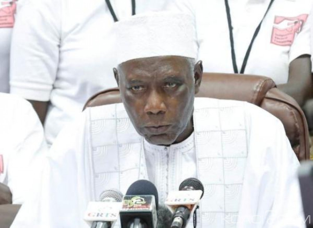 Gambie: Le président de la commission électorale fuit le pays pour se refugier au Sénégal après avoir sollicité et obtenu l'asile et la protection de Dakar