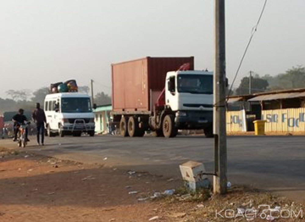 Côte d'Ivoire: «Mutinerie» à  Bouaké, situation toujours tendue,  véhicules arrachés et pillages des commerces (témoins)