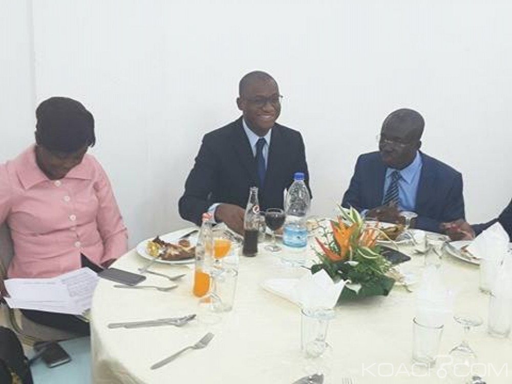 Côte d'Ivoire:  Opération «Agir pour les jeunes», 12 000 bénéficiaires pour des prêts s'élevant à  3,6 milliards de F CFA