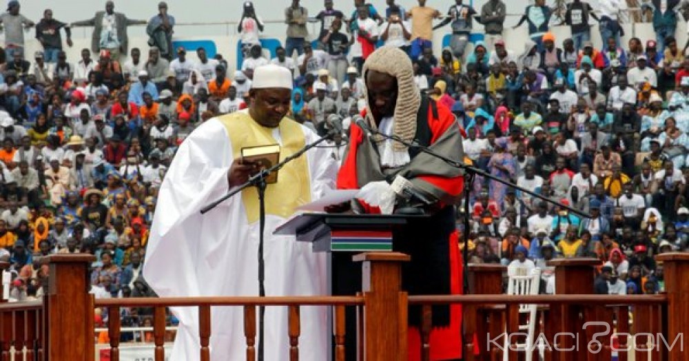 Gambie : Adama Barrow re-prête serment