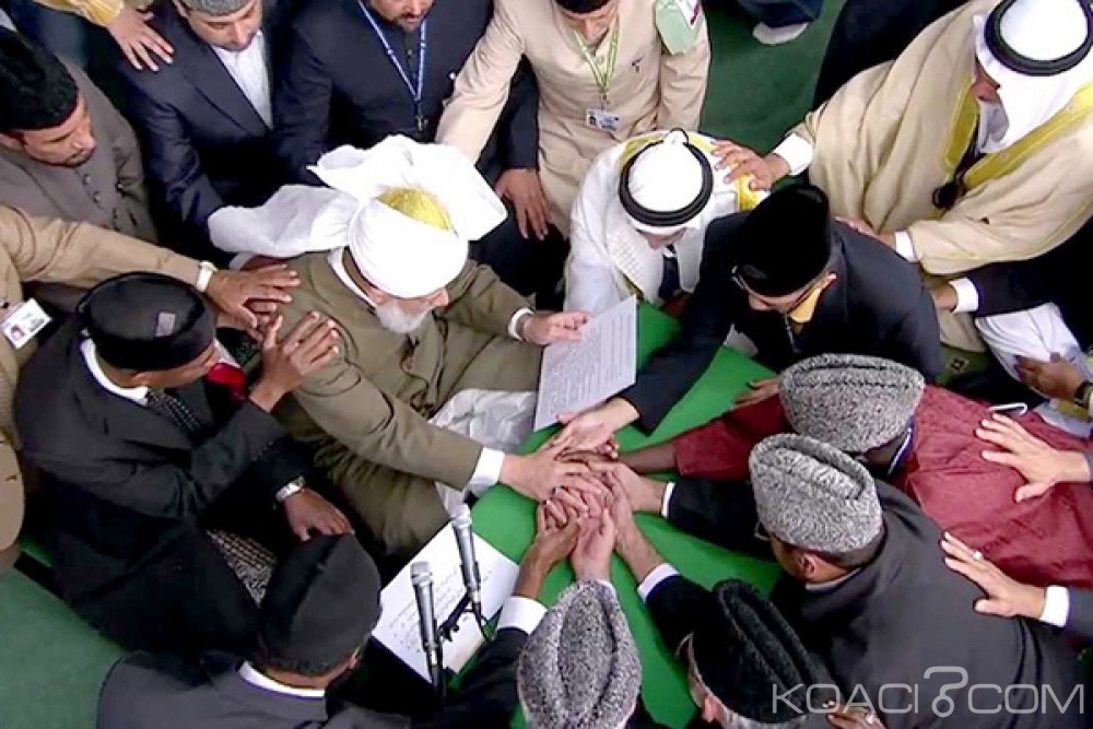 Algérie: Douze  membres de la secte El Ahmadya arrêtés