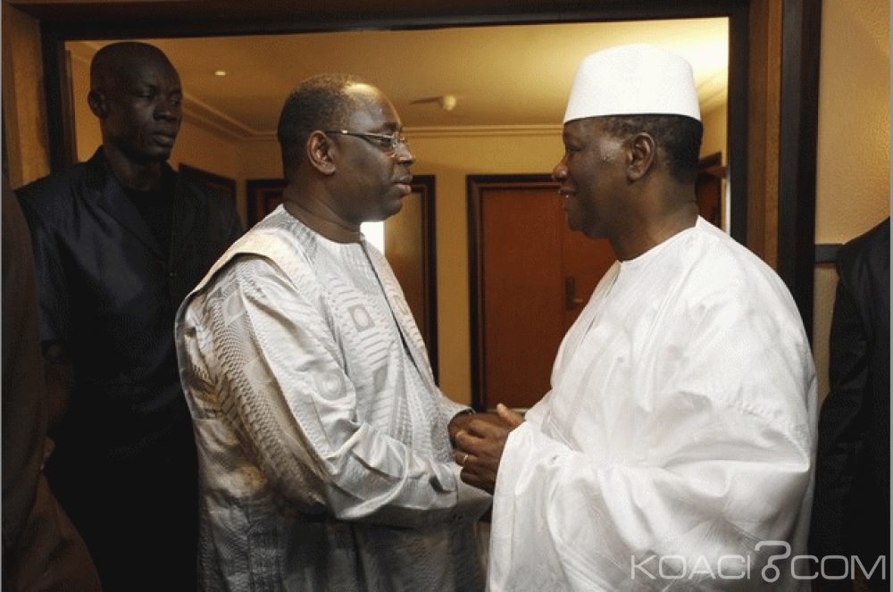 Sénégal: Macky Sall annule une plainte de l'ex président Abdoulaye Wade contre la Côte d'Ivoire