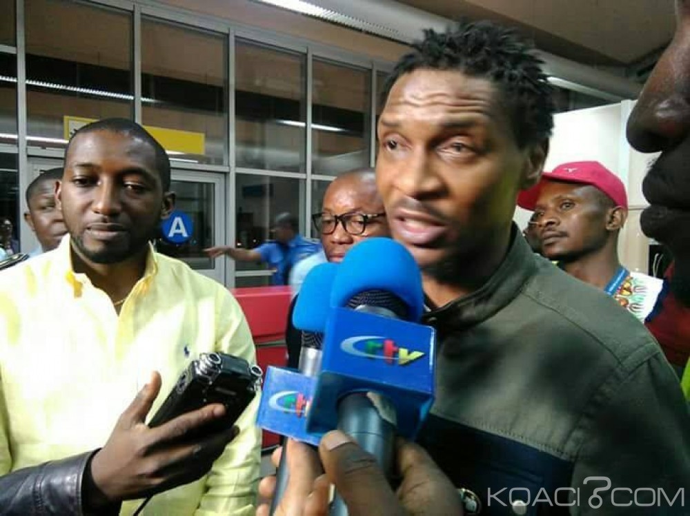 Cameroun: Parti malade, Rigobert Song regagne le pays en pleine forme et dans la ferveur populaire