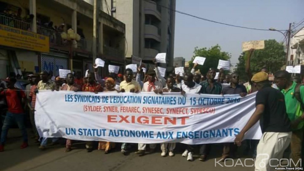 Mali:  Des centaines d'enseignants en colère dans les rues pour exiger un statut autonome, trois blessés au moins