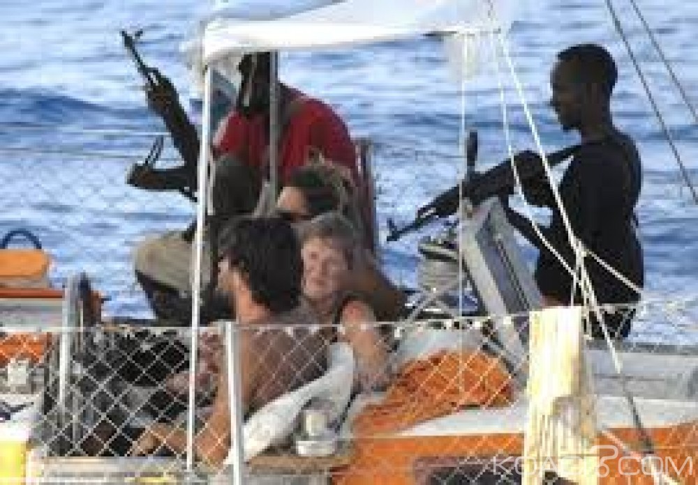 Somalie: Un bateau indien libéré après des combats,  huit otages  toujours  aux mains des pirates