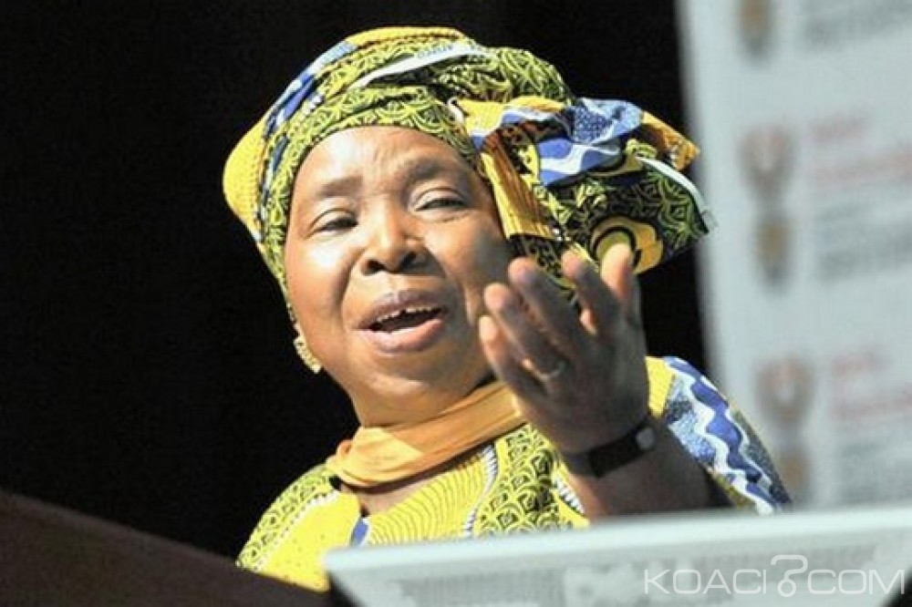 Afrique du Sud: Élection à  l'ANC, Dlamini-Zuma appelle à  oublier son lien avec Zuma