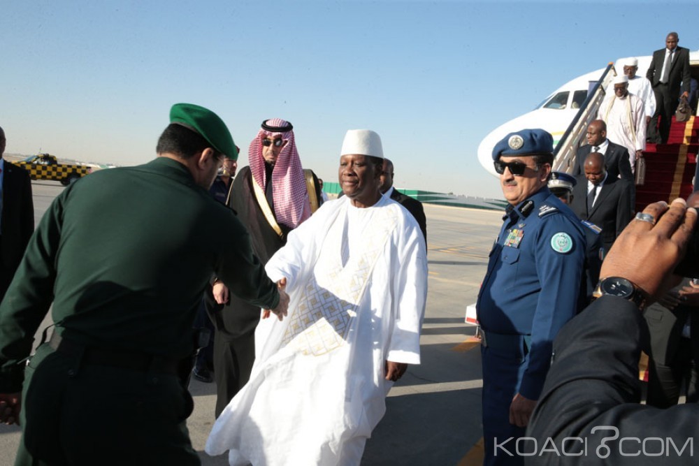 Côte d'Ivoire: Affaibli par la mutinerie, Ouattara s'en va retrouver Trump en Arabie Saoudite