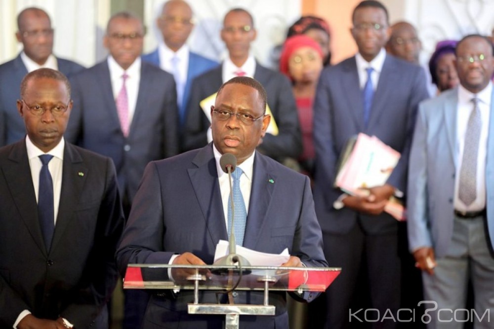 Sénégal: En colère contre les contestataires de ses «choix» pour les législatives, Macky Sall limoge à  tout va