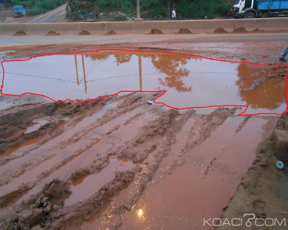 Cameroun: Yaoundé, un grand trou au milieu de la chaussée menace d'isoler des quartiers périphériques à  la capitale