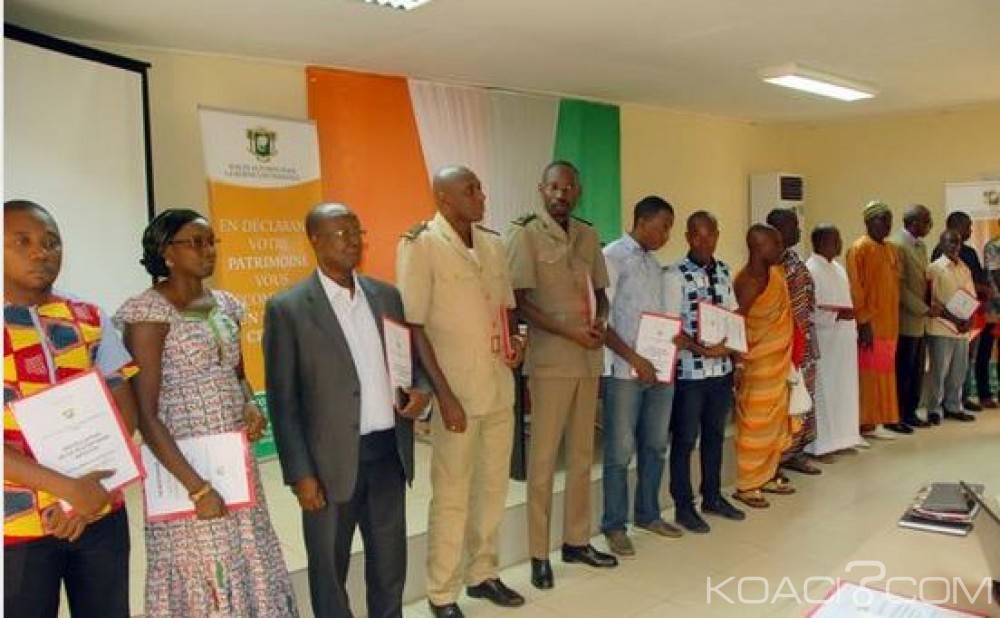 Côte d'Ivoire : Bonne Gouvernance, malgré la corruption à  tout va la Haute Autorité procède à  la mise en place des comités locaux et définit ses objectifs