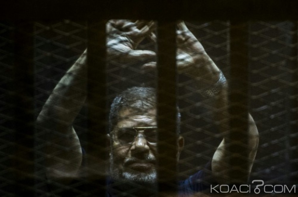 Égypte: Peines de mort confirmées  pour 20 pro-Morsi après le meurtre de policiers