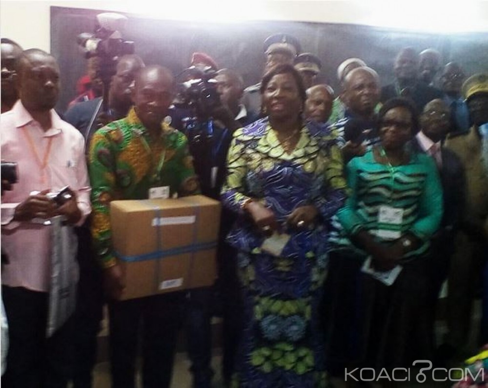 Côte d'Ivoire: Kandia aux candidats du baccalauréat, «si on vous prend avec un portable, vous ne composerez plus à  un examen dans le pays»