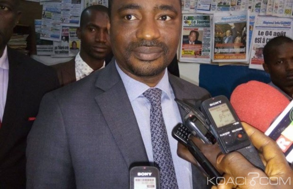 Guinée: Un ministre d'Etat se fait voler son téléphone en pleine cérémonie