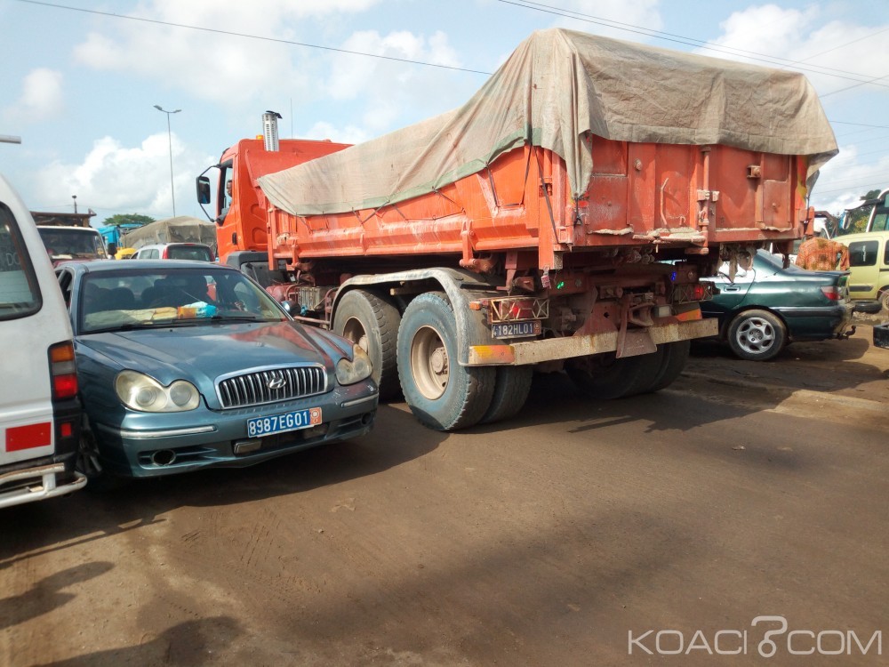 Côte d'Ivoire: Yopougon, autoroute du nord, un motocycliste écrasé par un gros camion