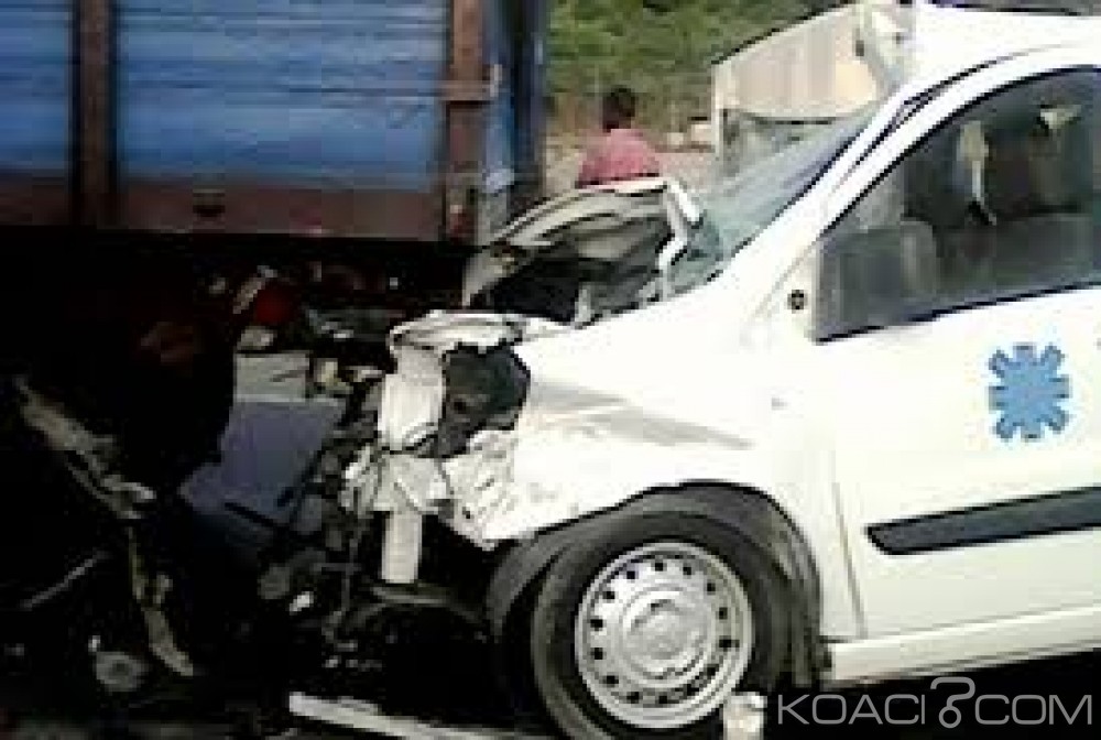 Côte d'Ivoire: Niakara, une ambulance évacuant d'urgence un patient fait un accident de la circulation