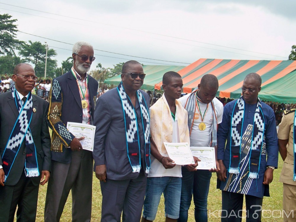 Côte d'Ivoire: Le Premier ministre Jeannot Ahoussou fait la promotion du pagne traditionnel