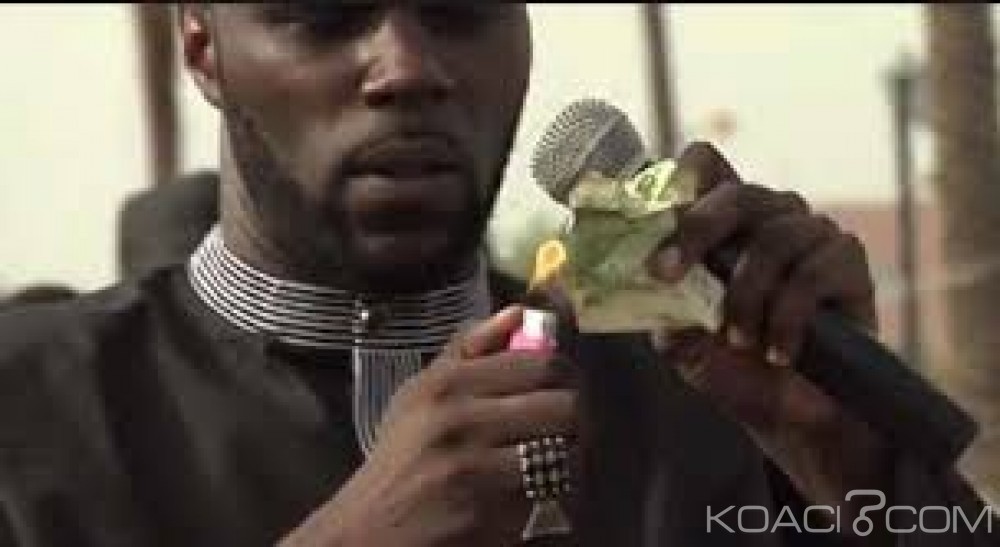 Sénégal: Kémi Séba arrêté à  Dakar pour avoir brûlé un billet de 5.000 francs CFA