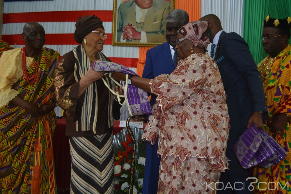 Côte d'Ivoire: En visite officielle, Ellen Johnson Sirleaf faite doyenne des chefs traditionnels en attendant d'être reçue par Ouattara