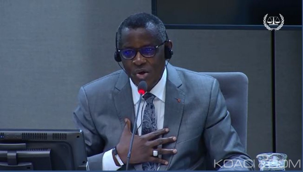 Côte d'Ivoire: Mangou dit n'avoir pas eu le courage de dire à  Gbagbo de démissionner et reconnait avoir fait une fausse déclaration