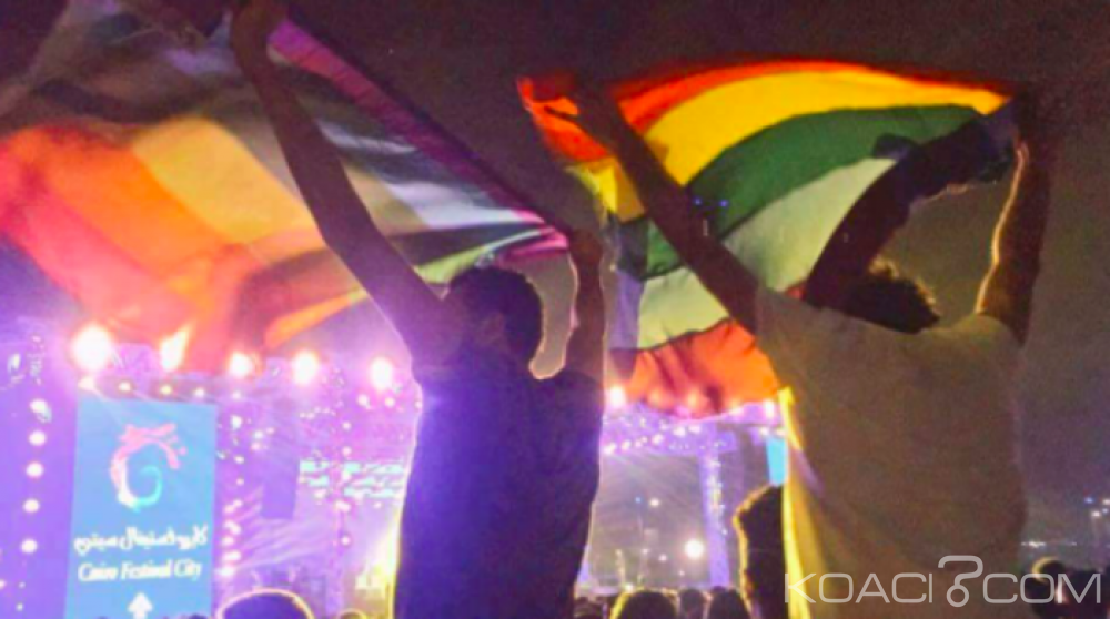 Egypte: Six hommes arrêtés pour avoir brandi un drapeau gay lors d'un concert