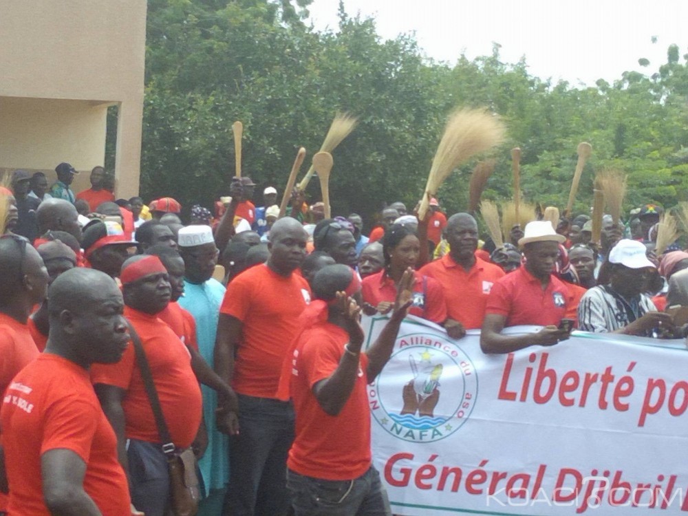 Burkina Faso: Des manifestants réclament la libération de Djibrill Bassolé