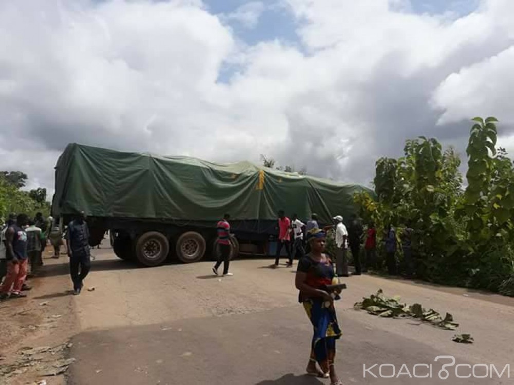 Côte d'Ivoire: Katiola, un gros camion remorque bloque des heures la circulation