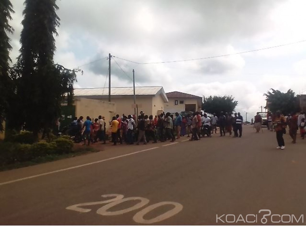 Côte d'Ivoire: Protestation devant une sous-préfecture à  l'est du pays contre le prix du cacao (700 FCFA)