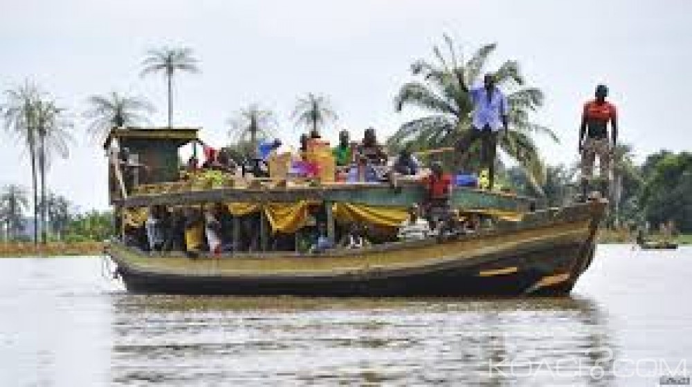 Nigeria:   Un bateau heurte un tronc d'arbre sur le fleuve Niger , 17 morts  au moins et 26 disparus