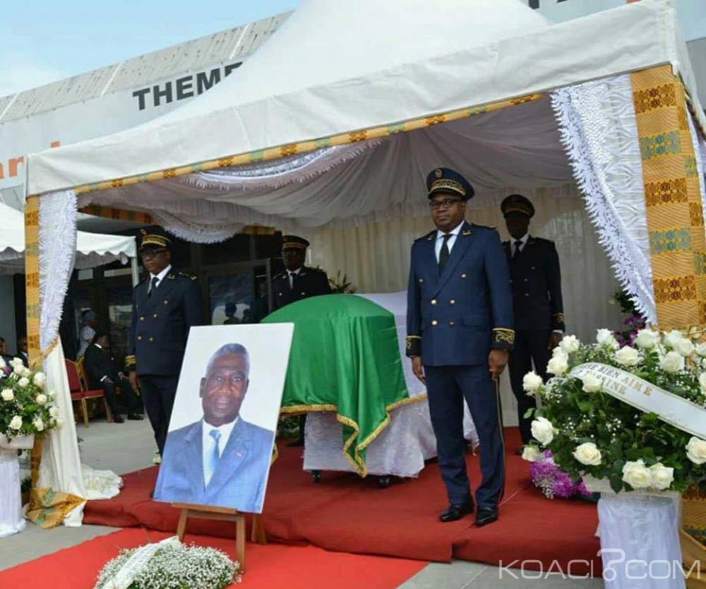 Côte d'Ivoire: Avant son inhumation ce samedi, la nation a rendu un dernier hommage à  l'ancien ministre, Léon Konan Koffi
