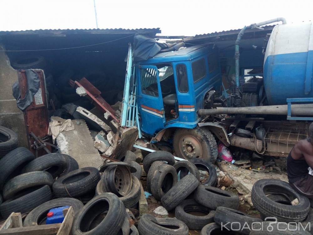 Côte d'Ivoire: Abobo, collision entre deux véhicules, l'un finit sa course dans deux ateliers situés en bordure de route