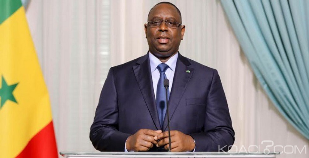Sénégal: Un constitutionnaliste soutient que Sall peut briguer un troisième mandat et suscite l'indignation collective