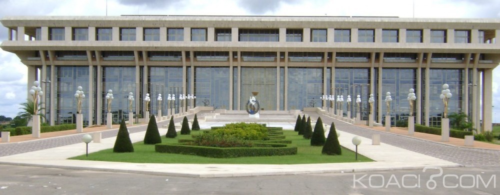 Côte d'Ivoire: Yamoussoukro, une libraire à  la fondation FHB pour retracer la politique ivoirienne et expliquer les mécanismes de fonctionnement de ce monde